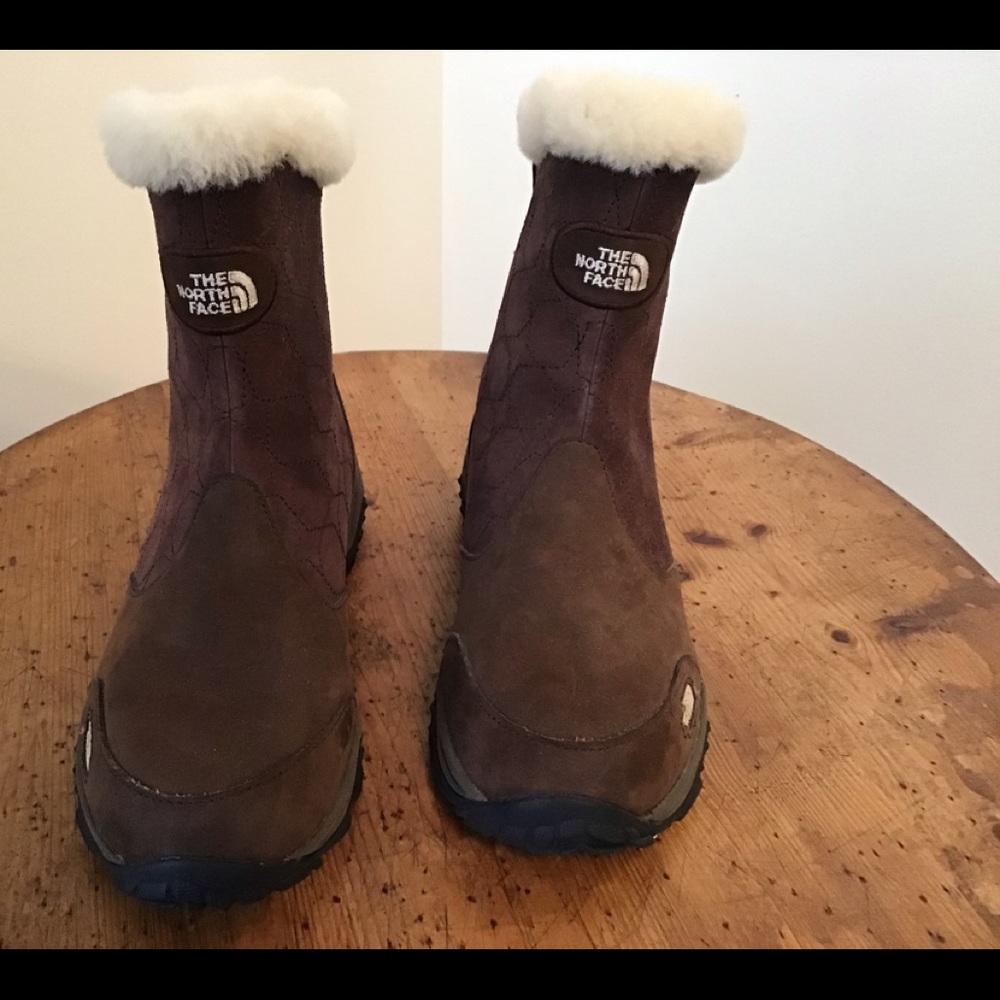 NWT Women’s The North Face Brown Sz 7